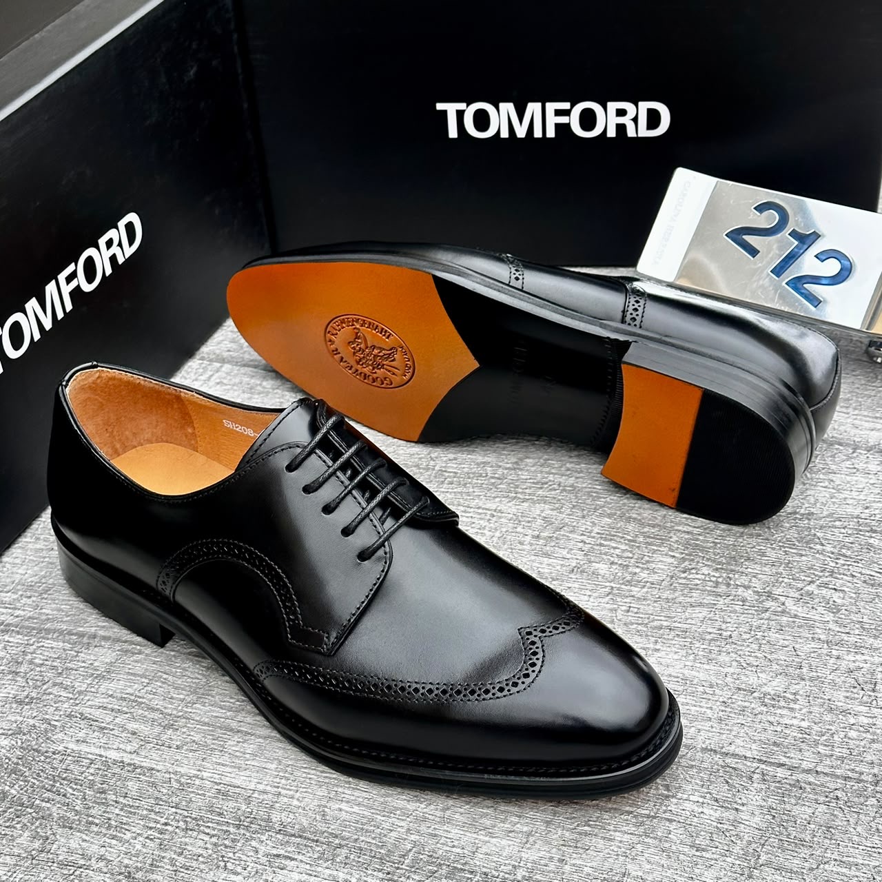 9382623e-cb01-4084-b269-4b5e3e8852e0 Tomford coperate shoe - Image 1